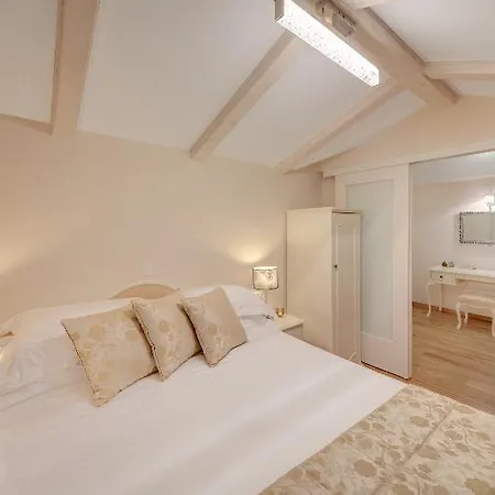 Ivan Hotel 3*